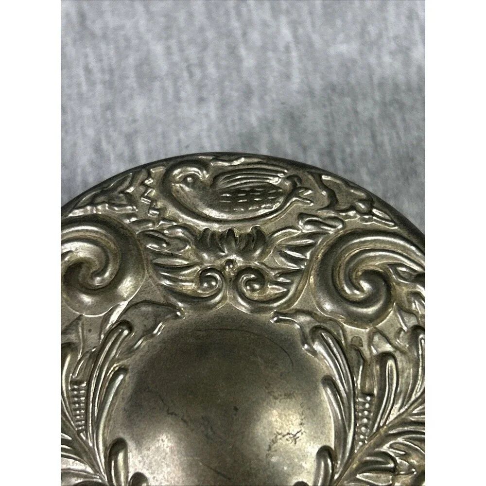 Vintage Ornate Victorian Silver Plate & Glass Vanity Powder Jar or Trinket Box - Picture 16 of 16